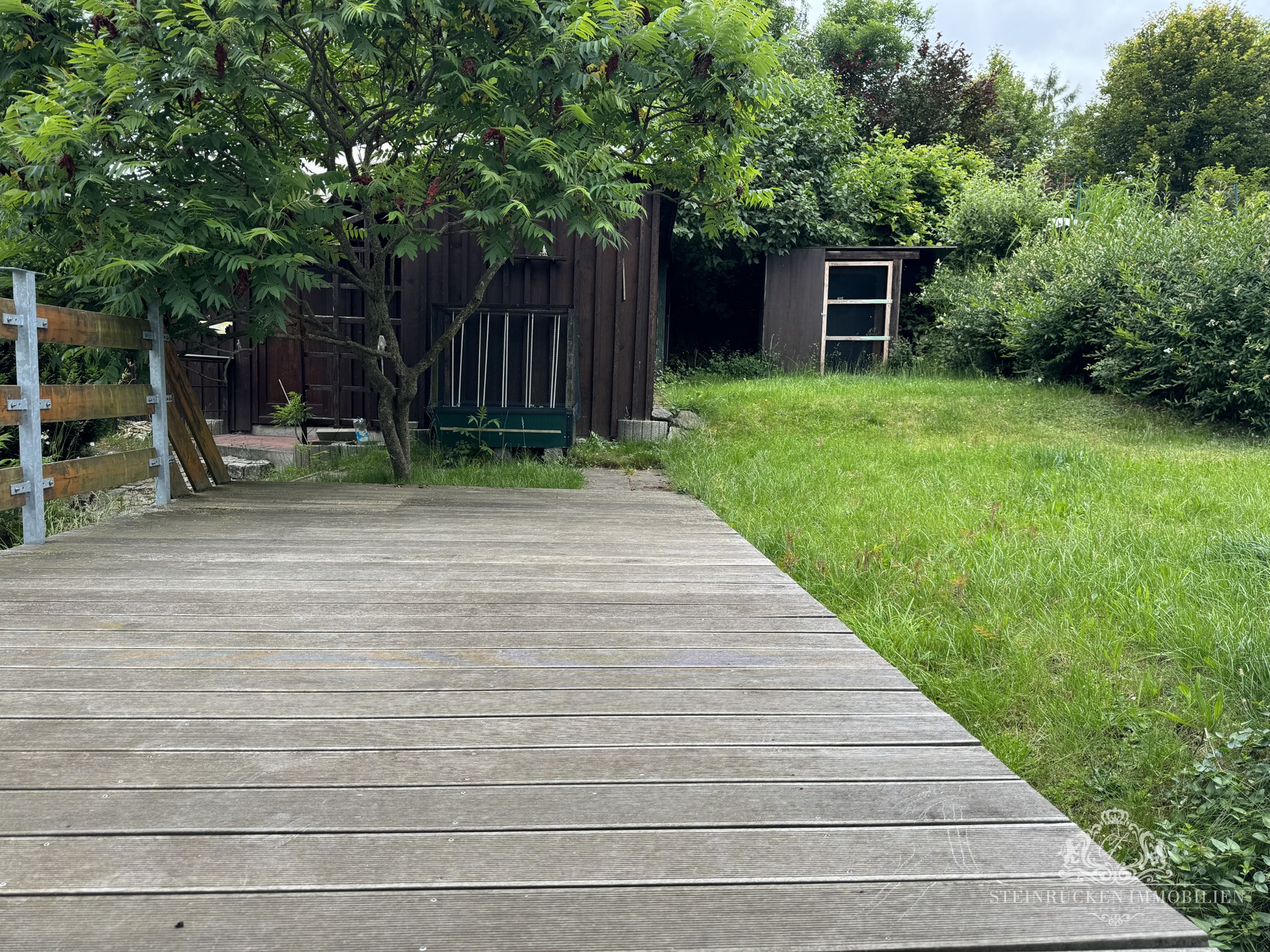Terrasse mit direktem Gartenzugang