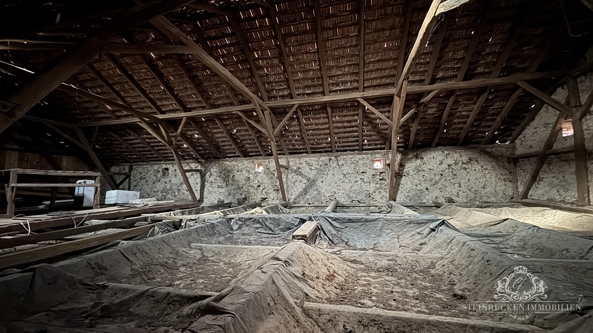 Dachboden Scheune (nichts ausgebaut) 