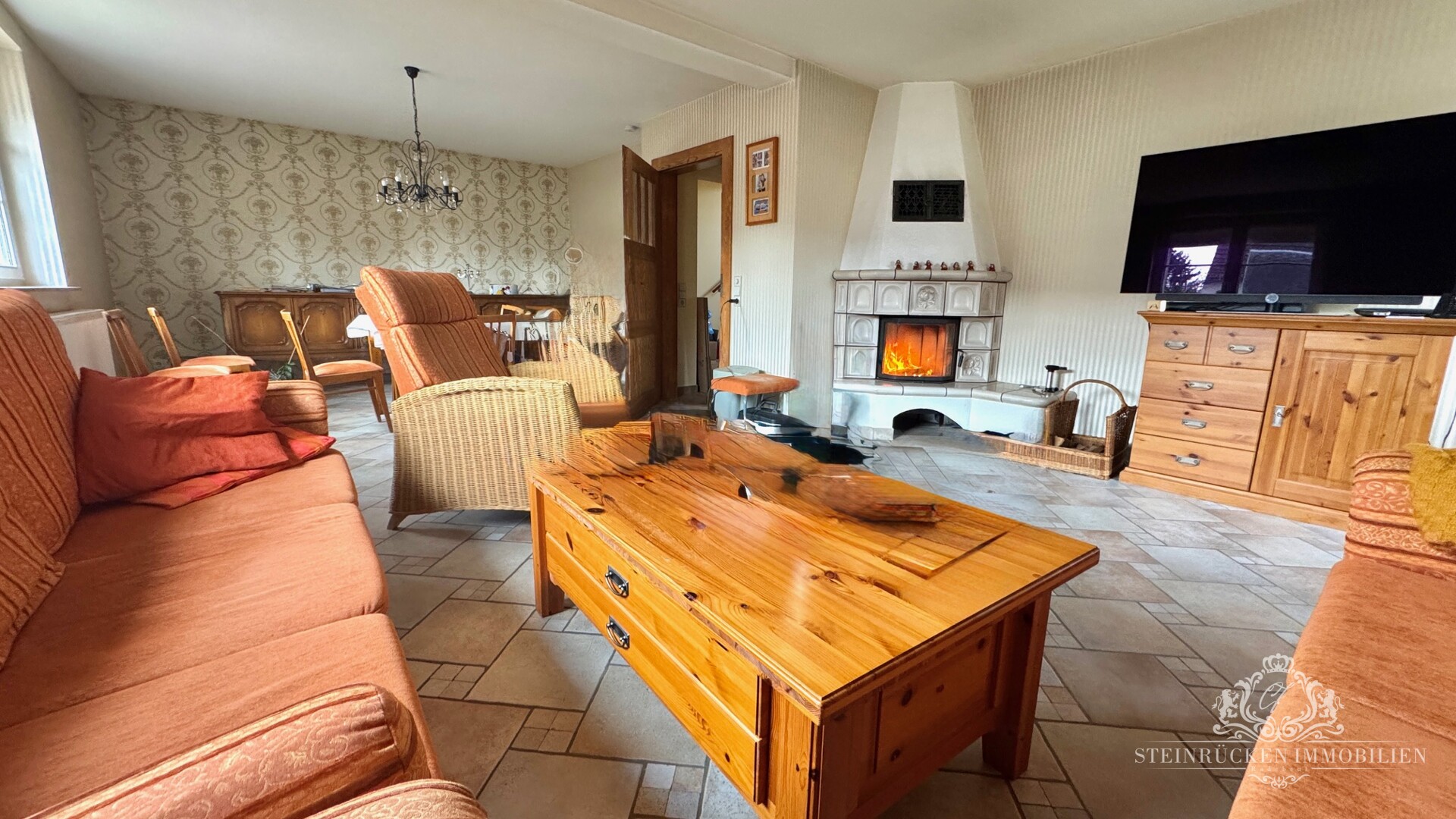 Wohnzimmer mit Kaminofen