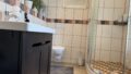 Badezimmer mit Dusche