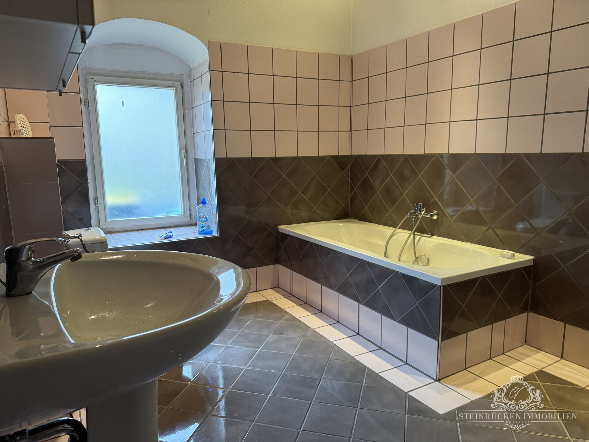 Badezimmer mit Wanne