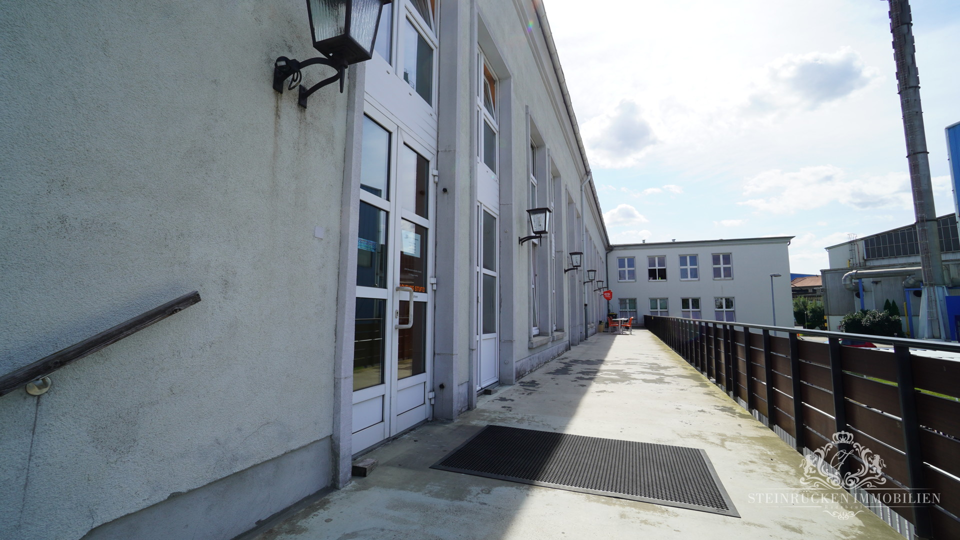 Büro- & Lagergebäude