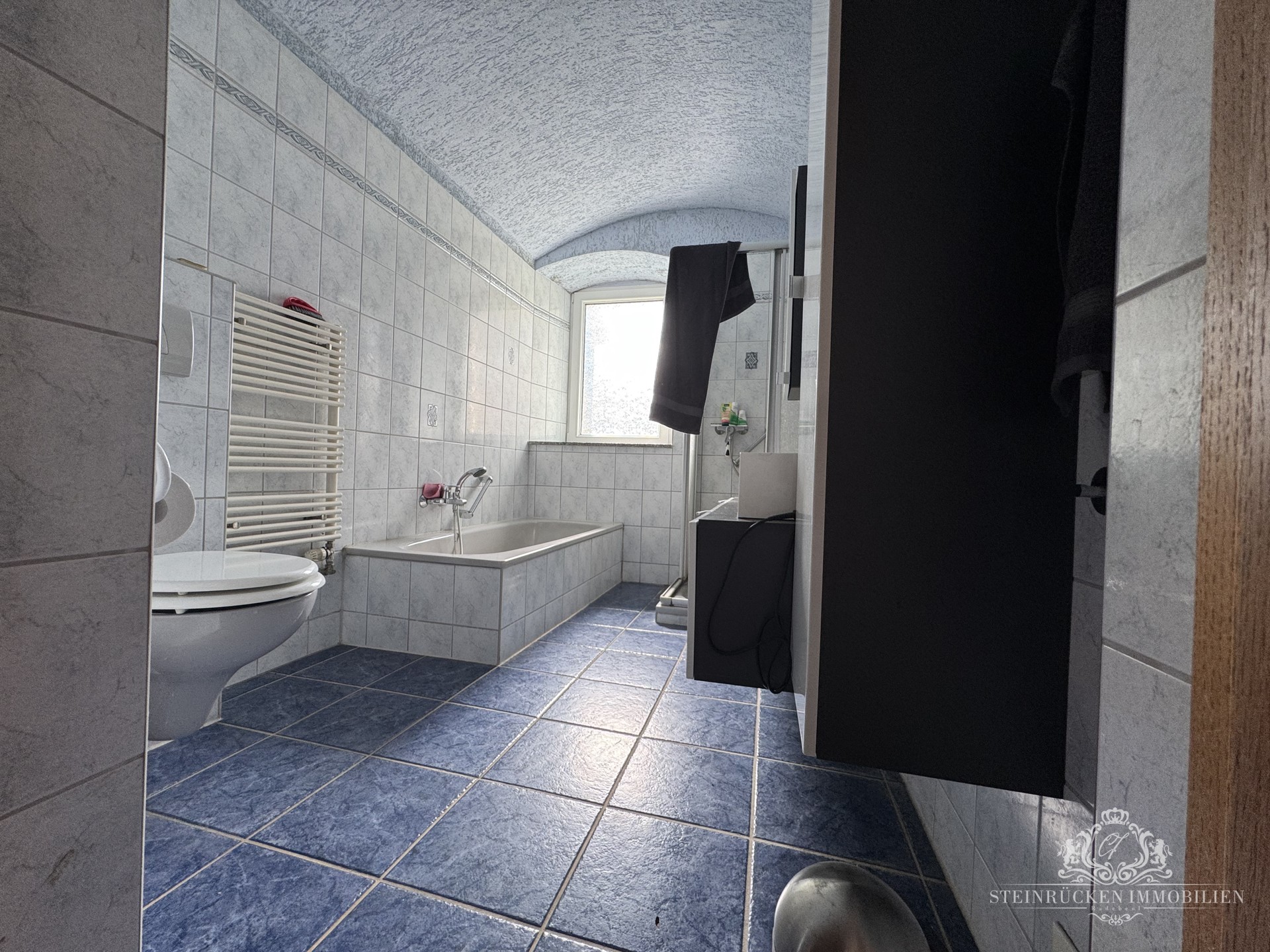 Badezimmer mit Fußbodenheizung