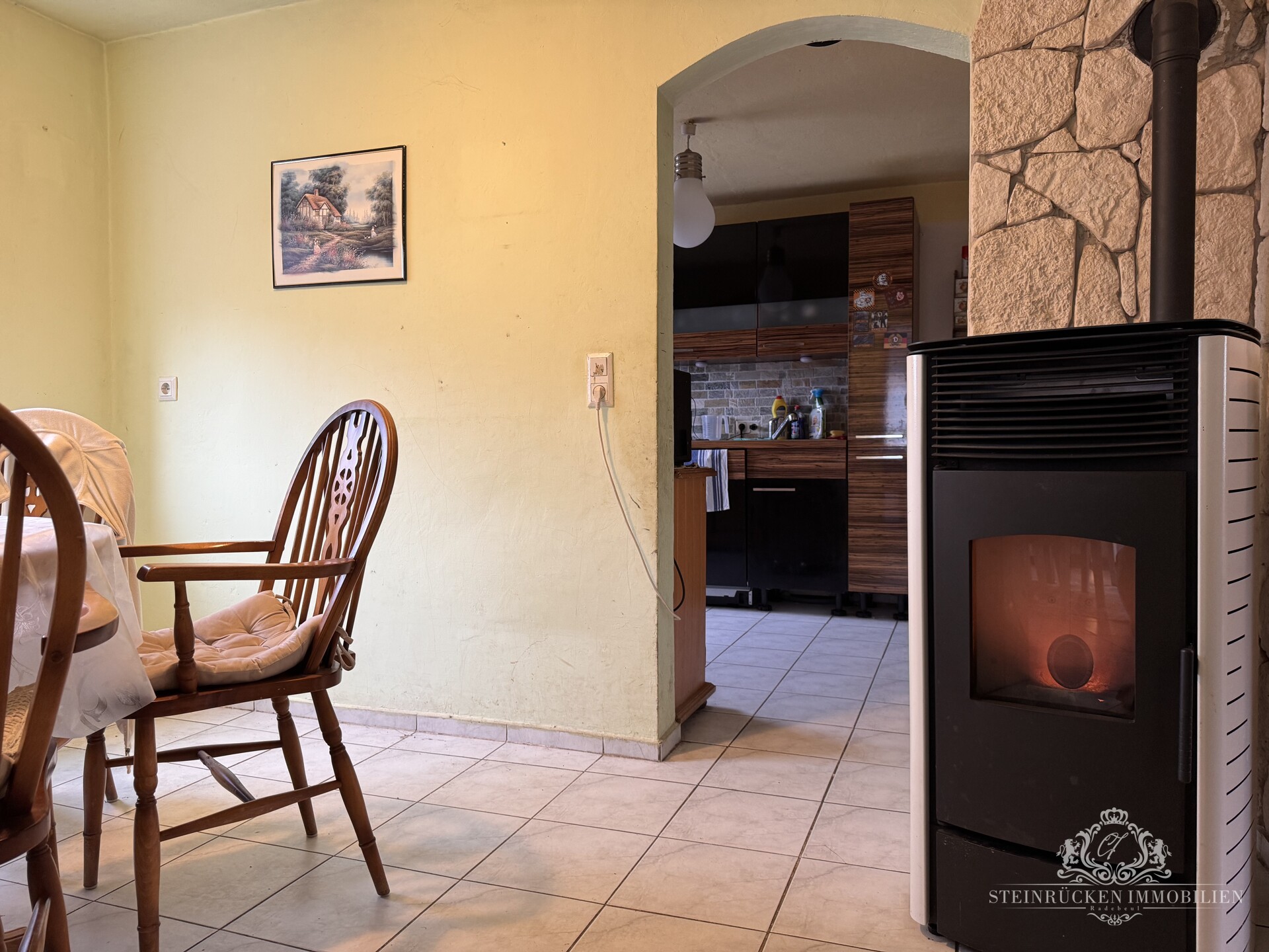 Durchgangszimmer mit Pellettkamin