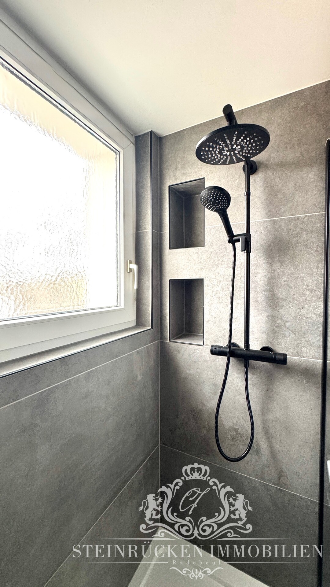 Dusche mit Tageslicht