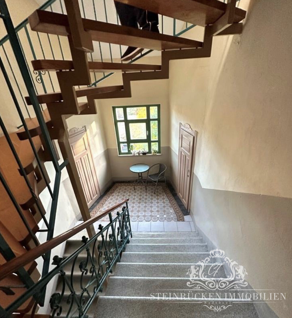 gepflegtes Treppenhaus