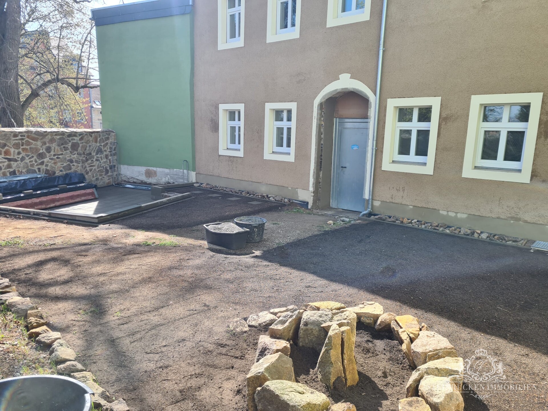 Ansicht Garten und Haus (1)