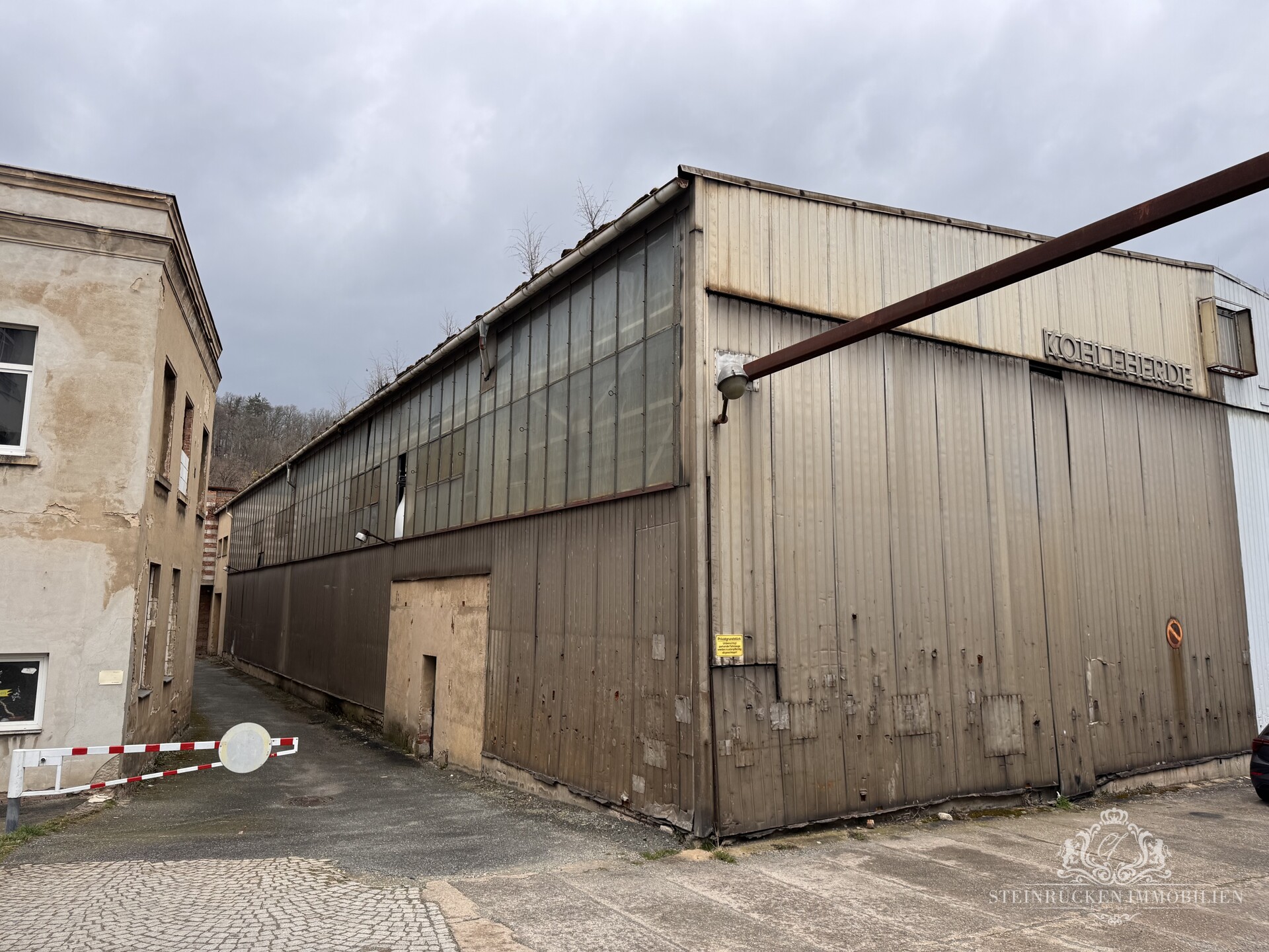 Lagerhalle für perspektivische Parkplätze