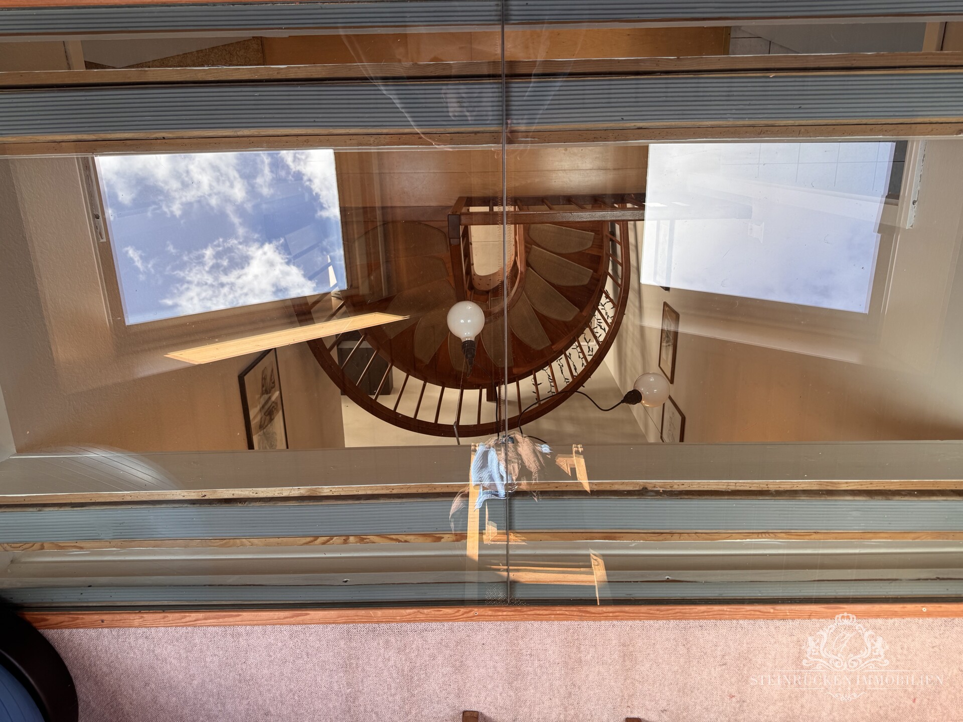 Blick vom Spitzboden in Richtung Treppenaufgang