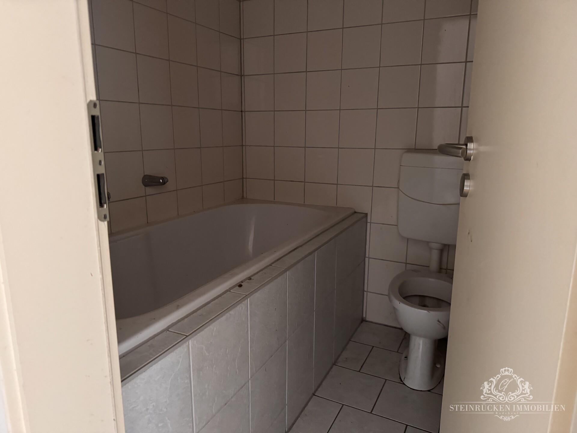 Badezimmer mit Wanne