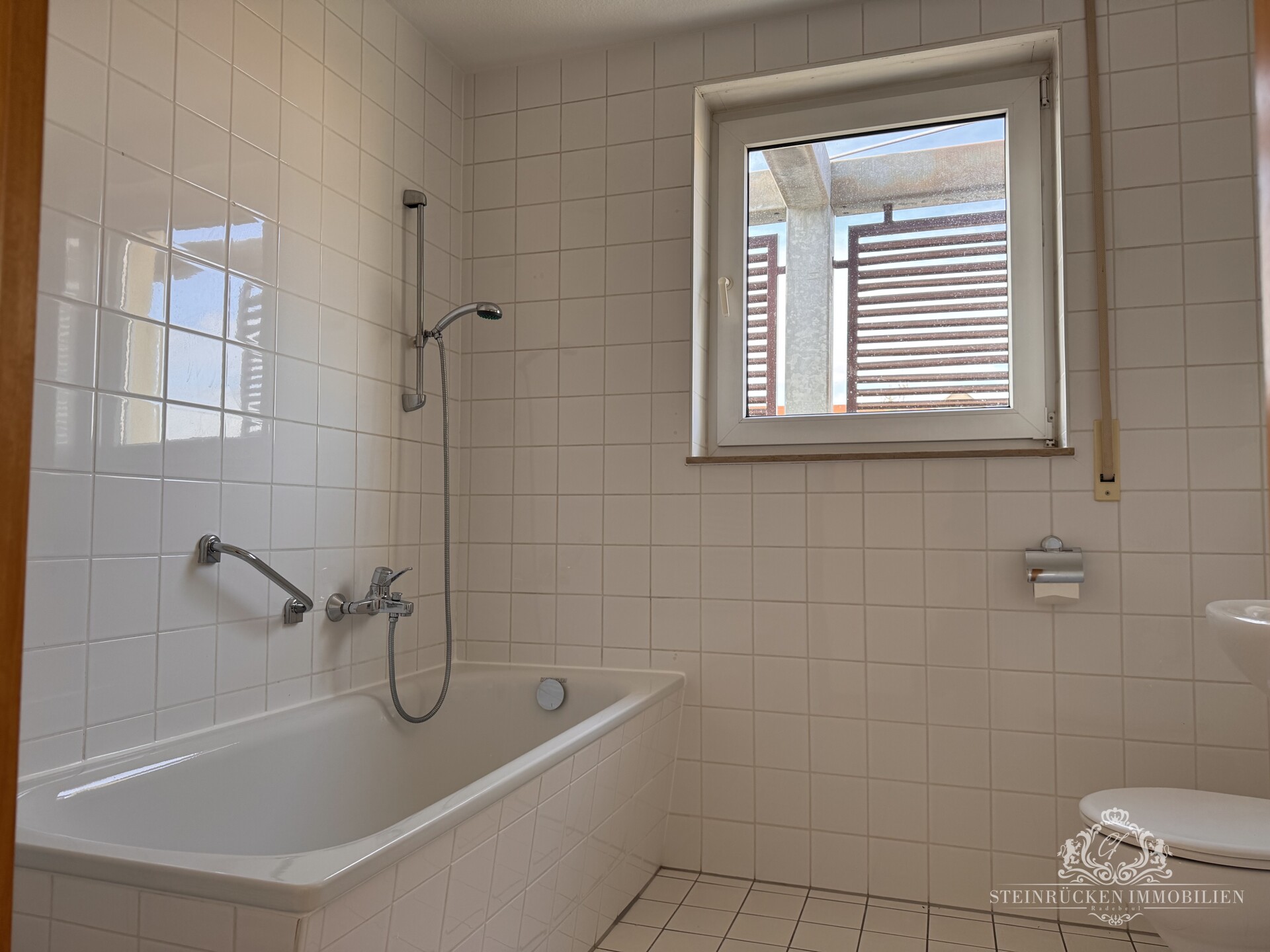 Badezimmer mit Wanne