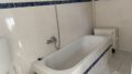 Badezimmer mit Wanne (1.OG)