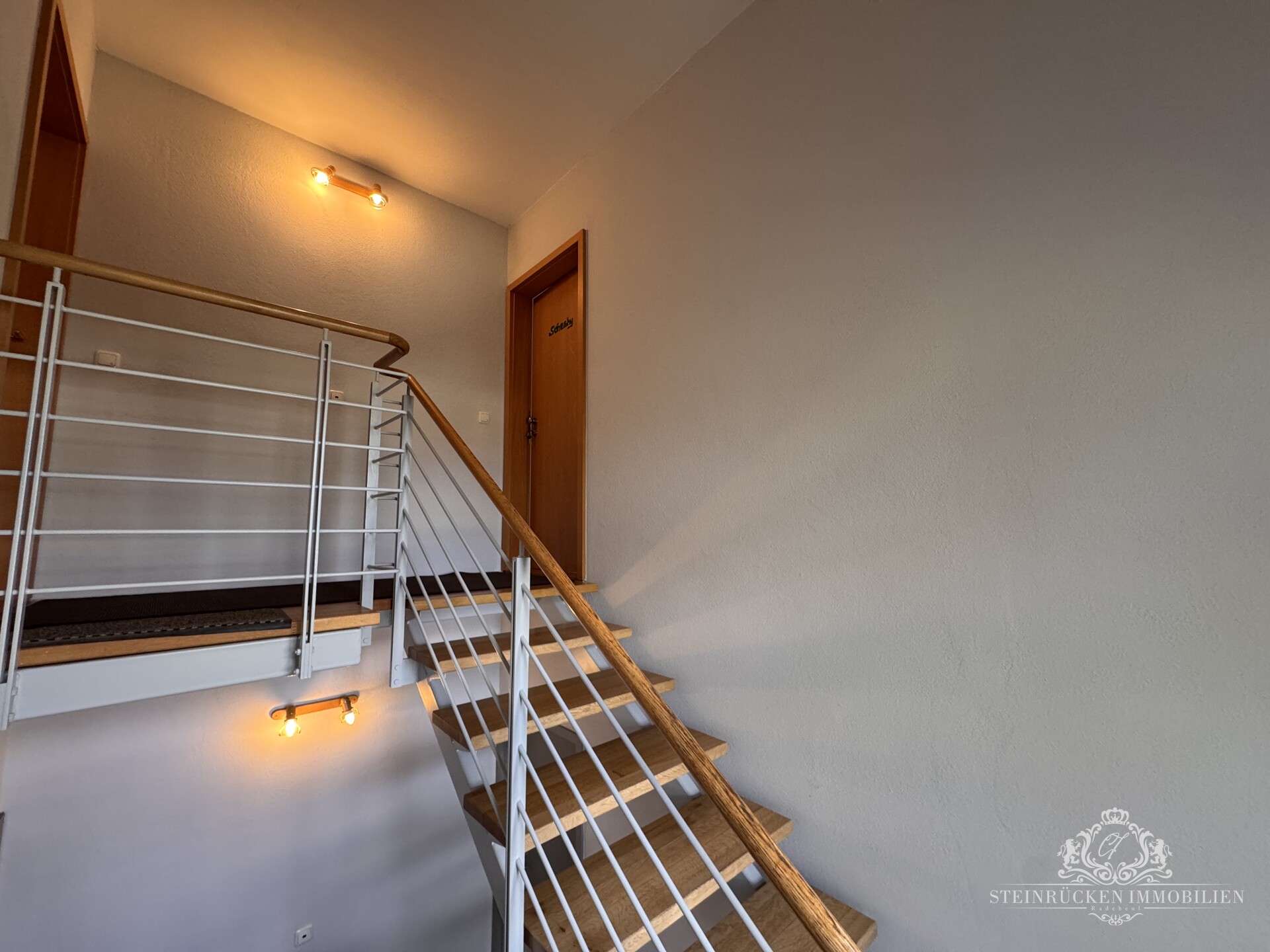 Treppenaufgang Wohnung OG