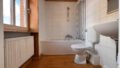Badezimmer mit Badewanne