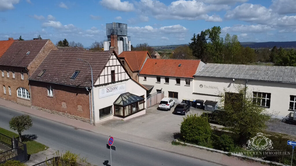 Haus mit Tischlerei