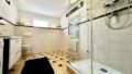 Badezimmer mit Dusche- Souterrain