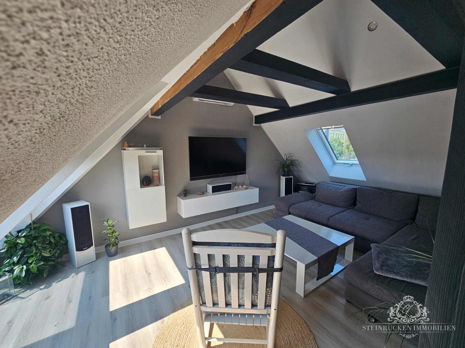 Wohnzimmer DG