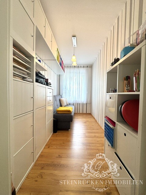 Kinderzimmer-Arbeitszimmer