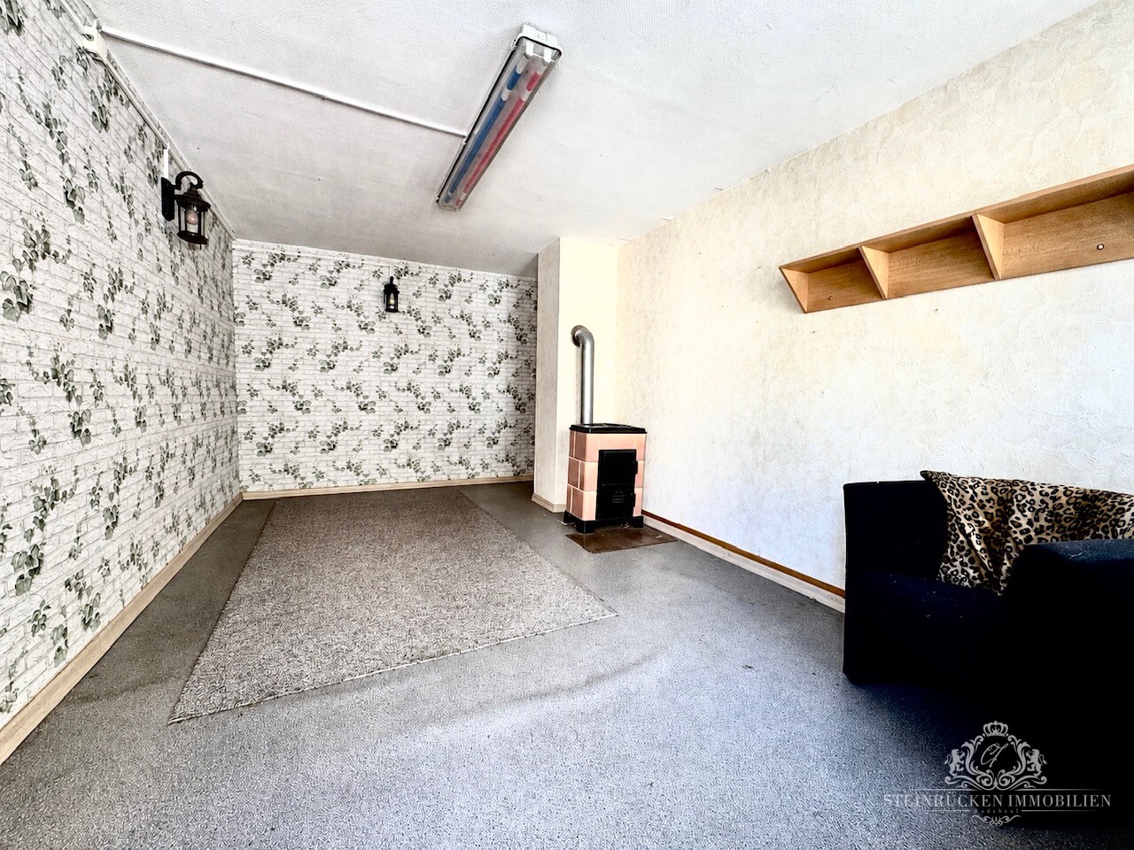 Nebengelass mit Büro oder Hobbyraum