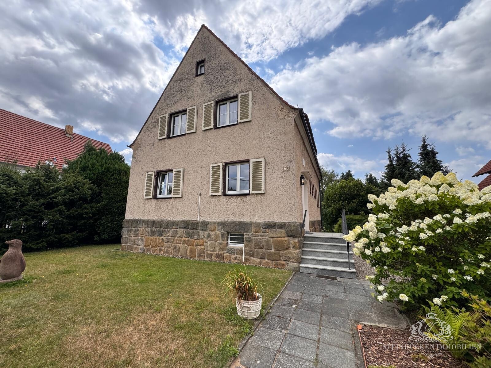 Straßenansicht