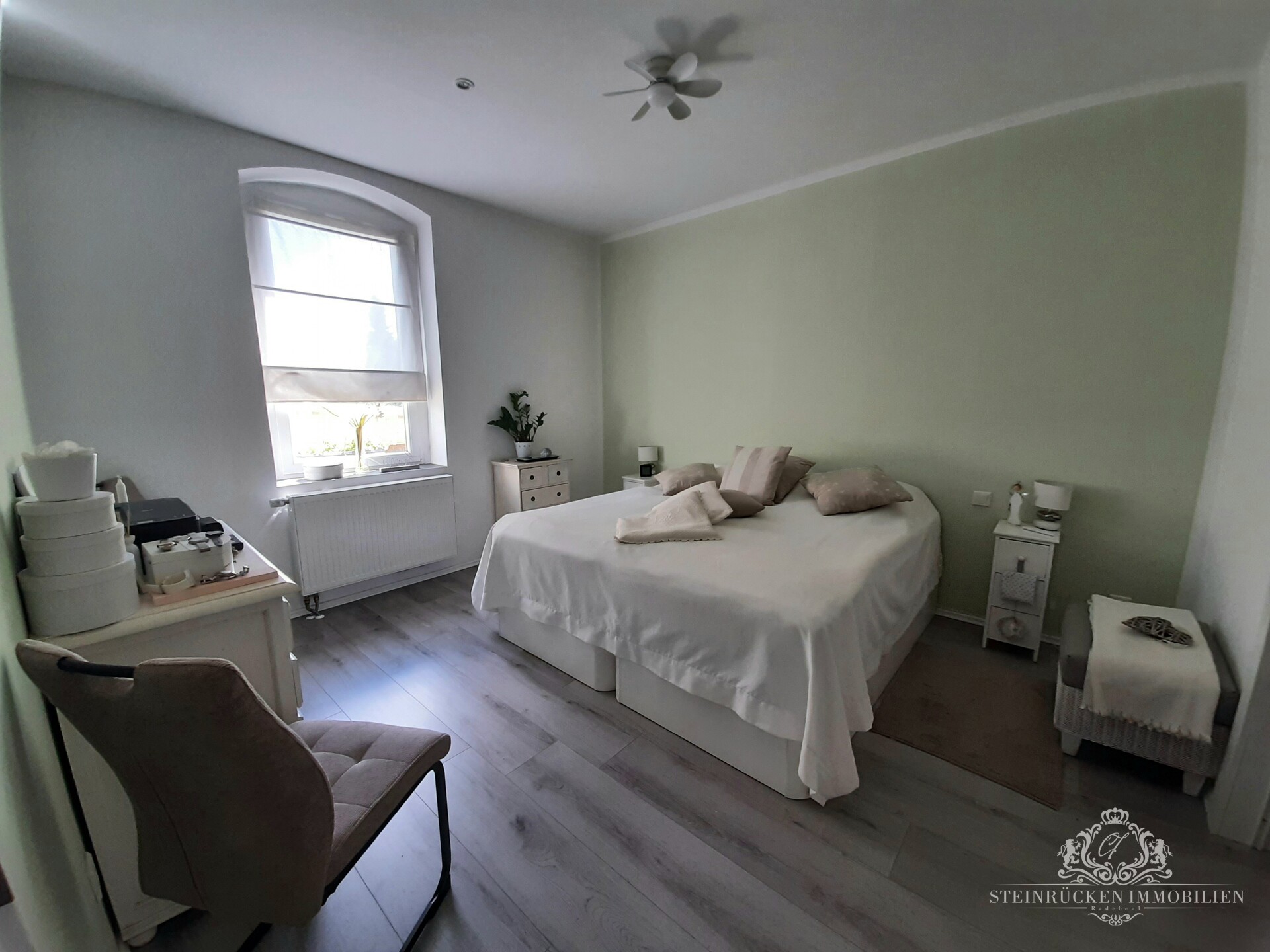 Helles Schlafzimmer...