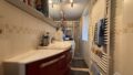 Badezimmer mit Dusche