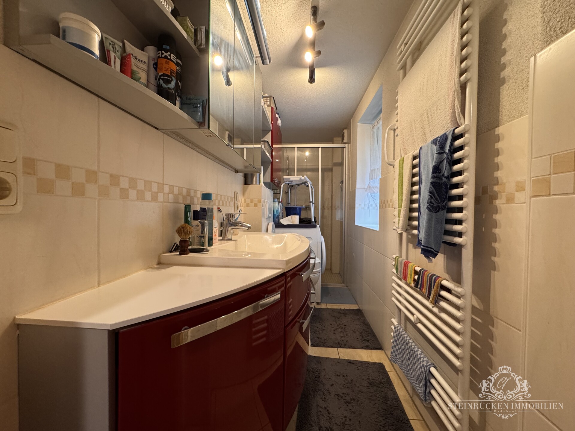Badezimmer mit Dusche
