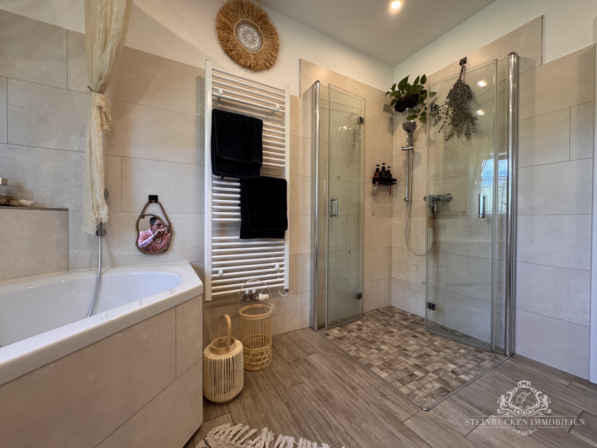 Badezimmer mit Dusche