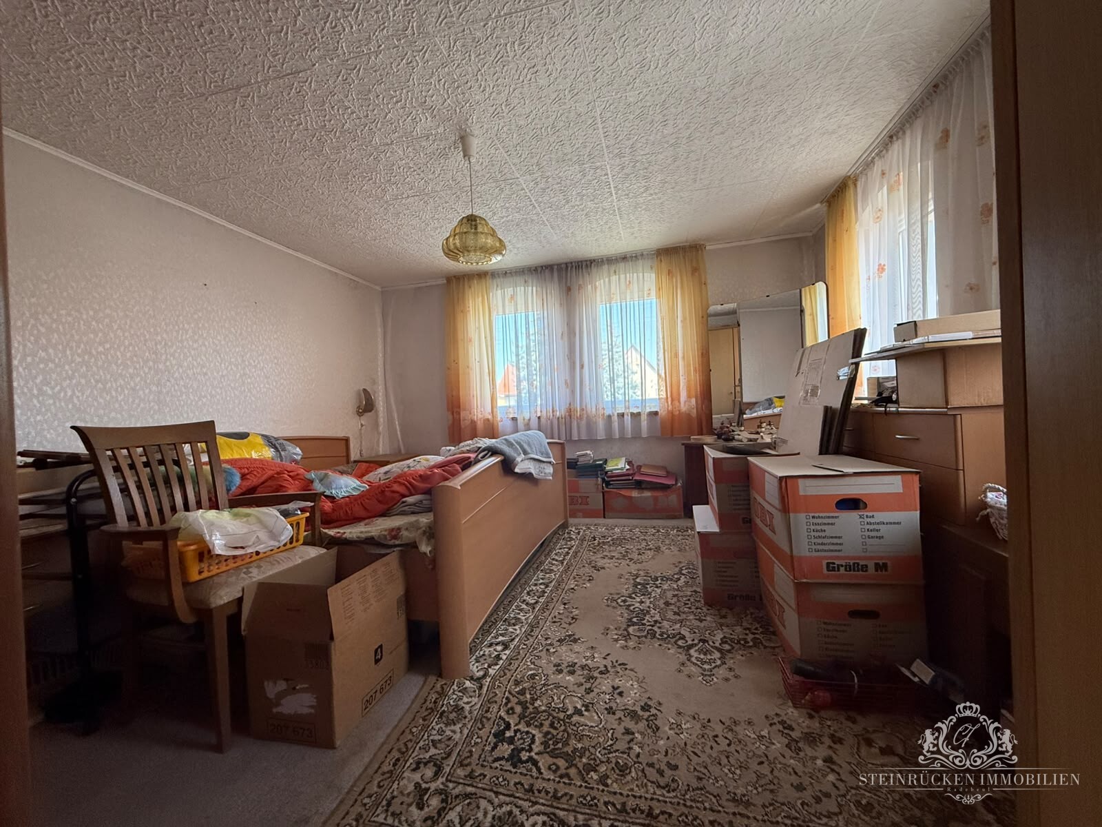 Schlafzimmer 1