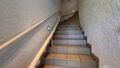 Treppenaufgang mit Lift