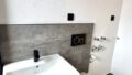 Waschtisch/WC/ Waschmaschine